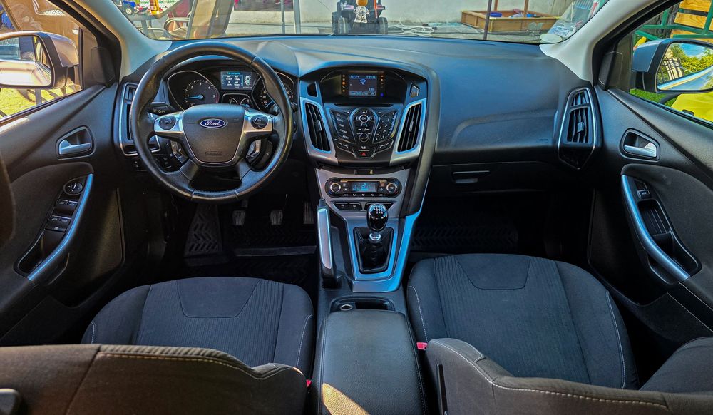 FORD Focus 2011 — imagine 4