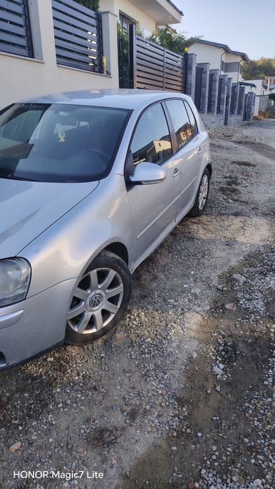 Volkswagen Golf 2005 benzină, 1.401 € — imagine 5