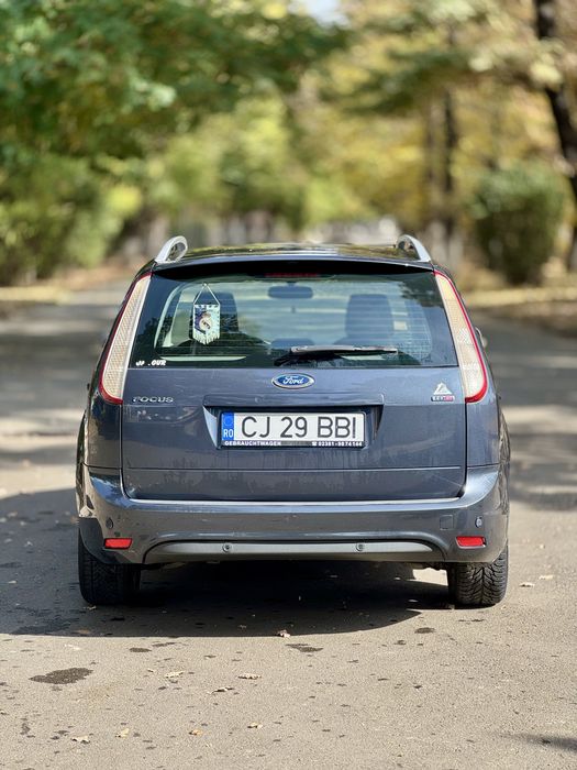 FORD Focus 2011 — imagine 5