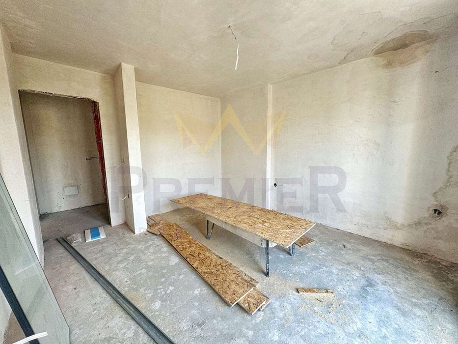 Продава се Тристаен апартамент в Варна, Владислав Варненчик - 105 кв.м за 1134 €/кв.м - Снимка #2