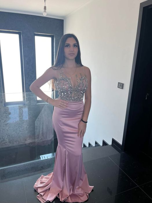 Inchiriez rochii de evenimente in Oradea si imprejurimi