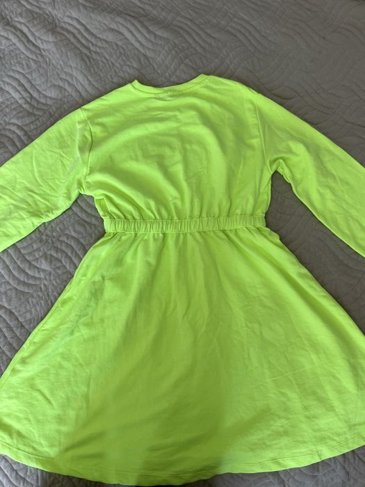 Продаю вещи на девочку 10-13 лет