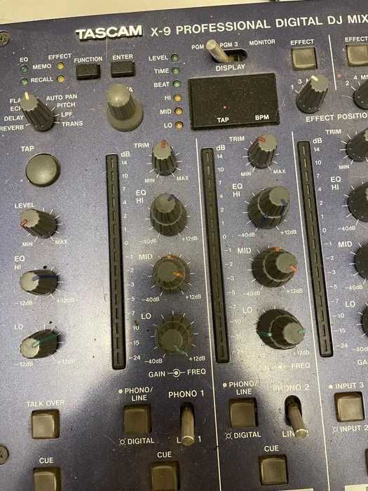 Mixer DJ Tascam X-9