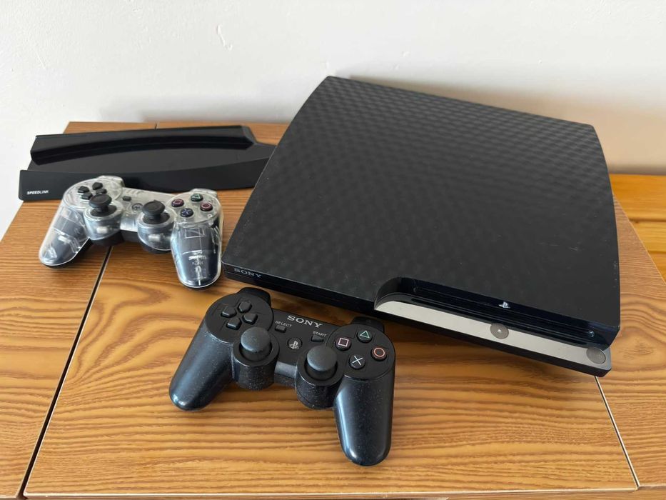 PlayStation 3 + 2 джойстика + Move комплект