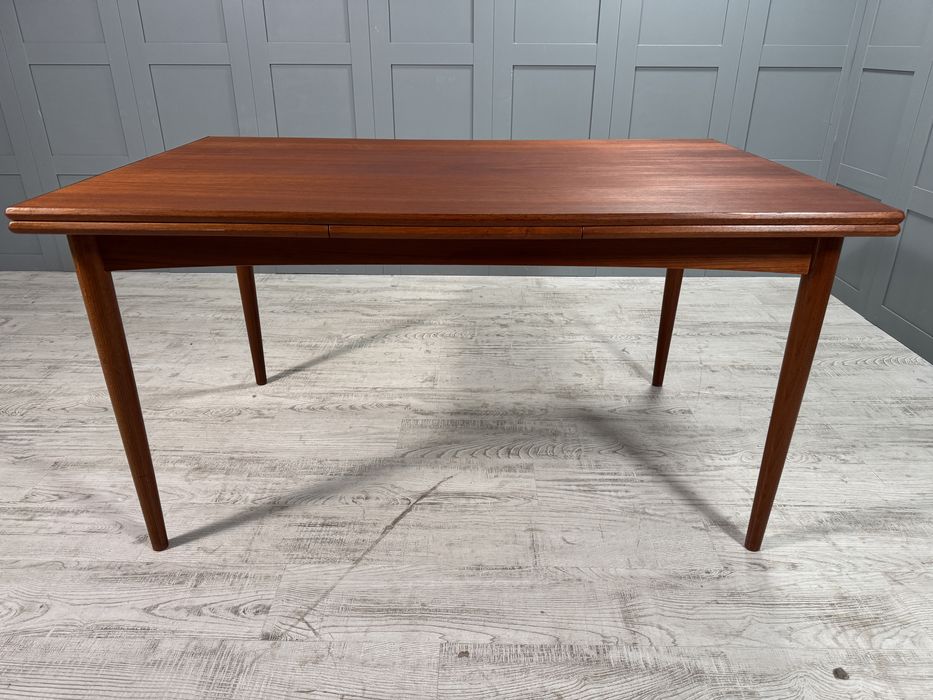 Разтегателна трапезна маса от 60-те Д1145