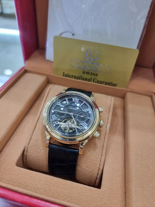 Продаю золотые часы Cartier. Модные и очень стильные