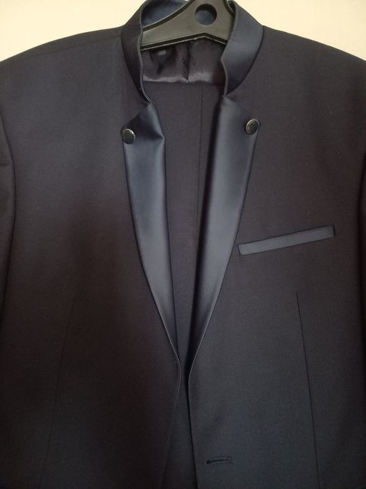 Продам отличный костюм