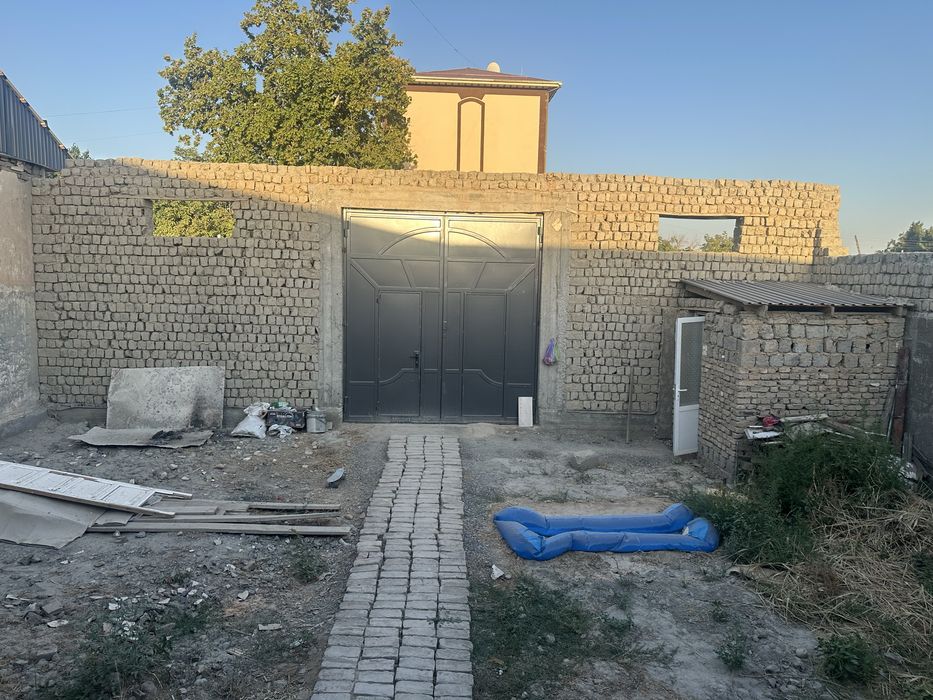 Qora suvda uy xovli sotiladi