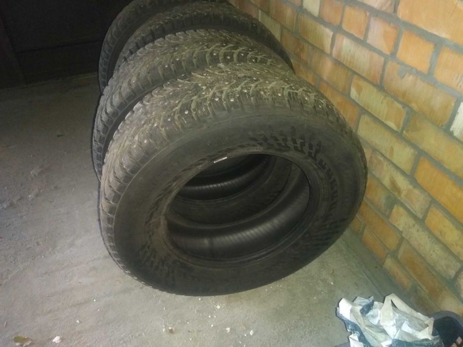 Продам 2 шины nokian hakkapeliitta 9