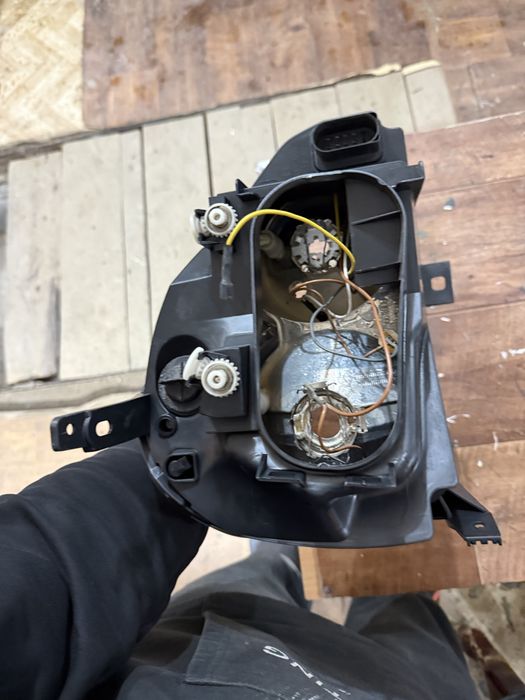 Фара приора 1 левая оригинал бош