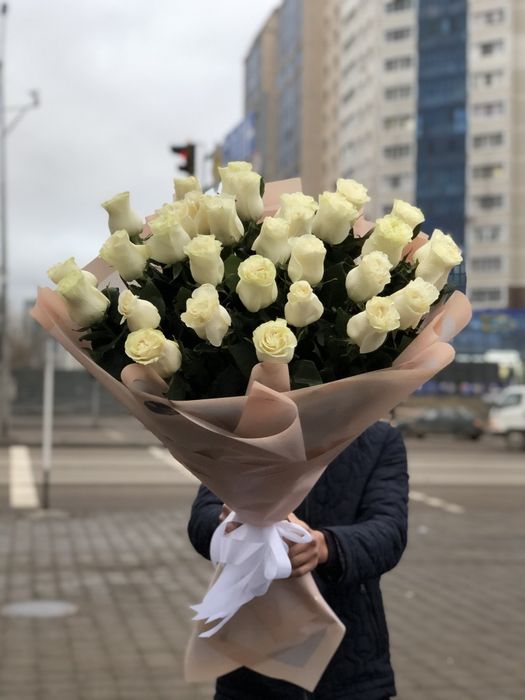 Метровые голландские розы 14февраля и 8марта по 1800тг