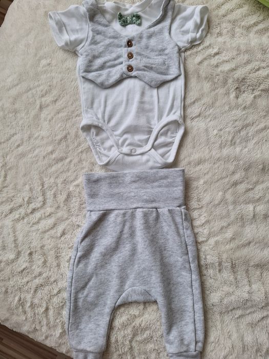 Бебешки комплект  за изписване  момче боди и панталон HM