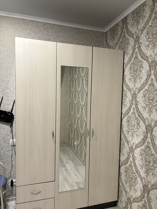 Продам шкаф в спальнюю