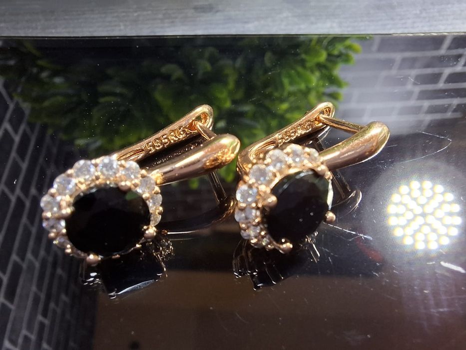 Круглые позолоченные 585RG серьги с черным церконием для женщин