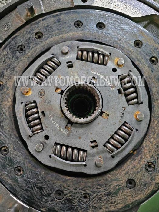 Bmw f10 f11 525d Съединител маховик притискател комплект бмв 218 коня
