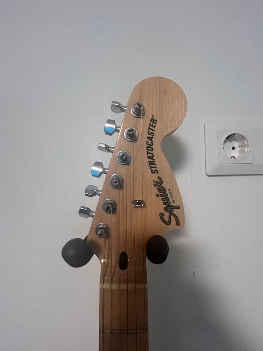 Електрическа китара Fender Squire Stratocaster