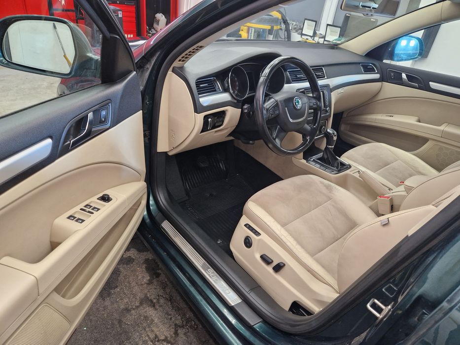 Skoda Super  Elegance 2.0 Tdi 4 X 4 / An 2010 / 170Cp / Euro 5