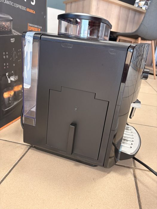 Кафеавтомат KRUPS EA811010 НОВА