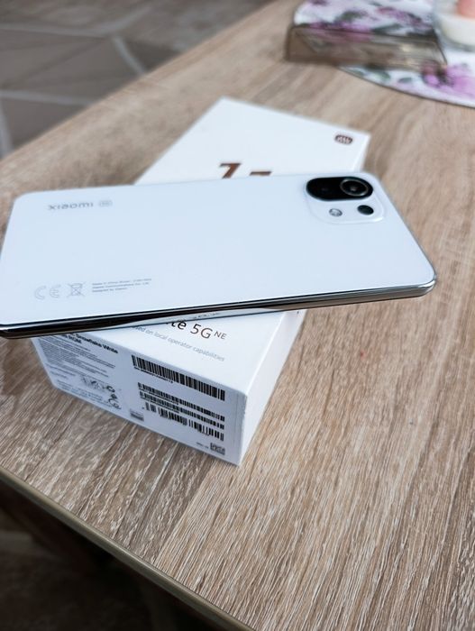 Xiaomi 11 Lite 5G NE като от магазин