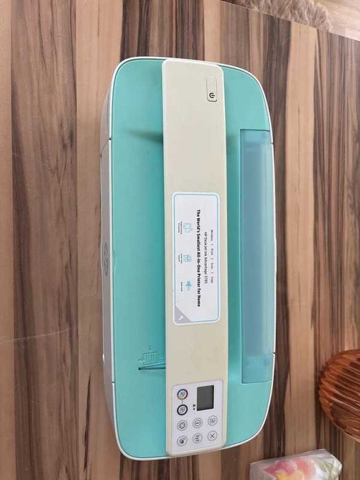 Принтер HP DeskJet 3785 в отлично състояние. Напълно функционален.