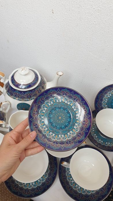 Фарфоровый чайный сервис