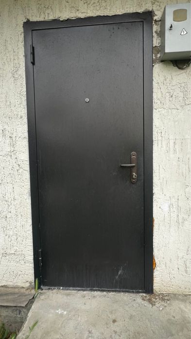 срочно продам двери бу
