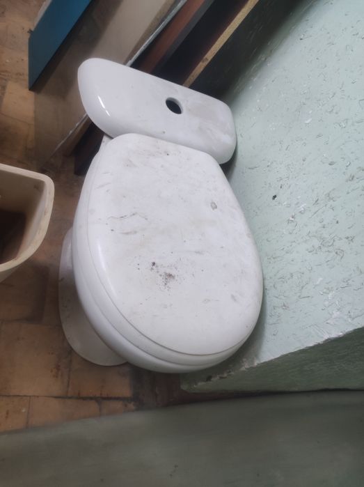 Unitaz ishliydi kami bor