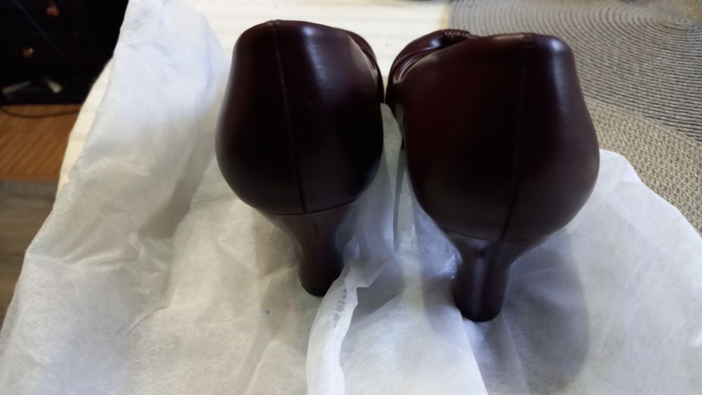 Обувки в цвят бордо от Италия