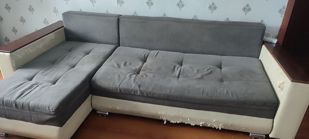 Продам угловой диван срочно!