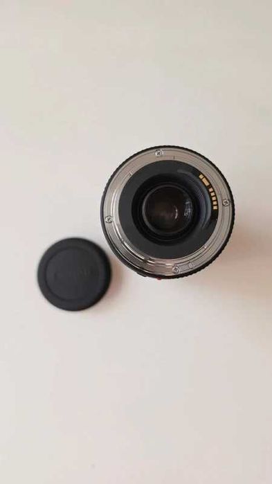 Obiectiv Canon EF 75-300 mm, F/4.0-5.6 III