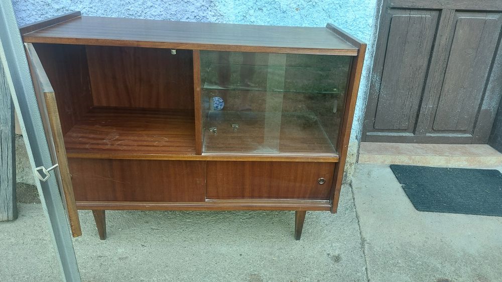 Старинен домашер бар шкаф