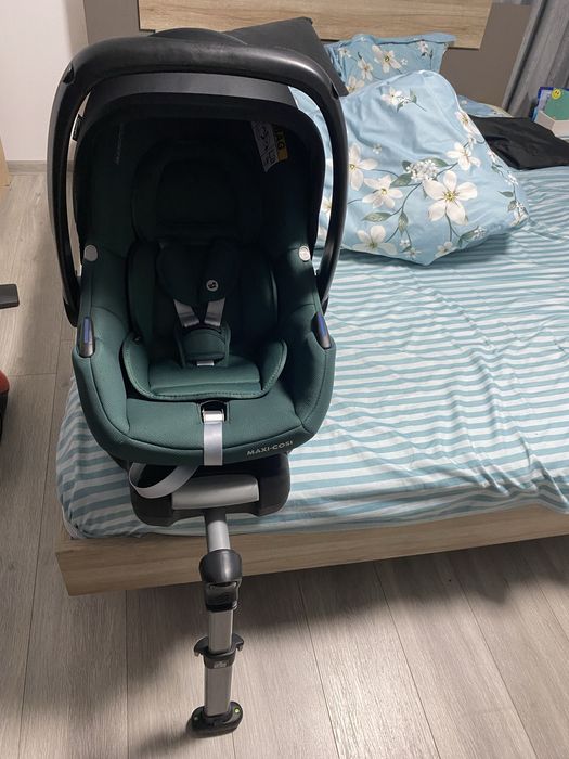 Scoică auto maxi-cosi cu isofix