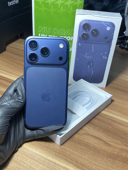 iPhone 17 Pro• 256 GB • Deep Blue