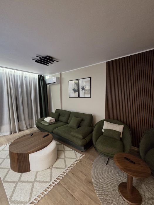 Продава  спешно чисто нов, луксозен мансарден четиристаен апартамент