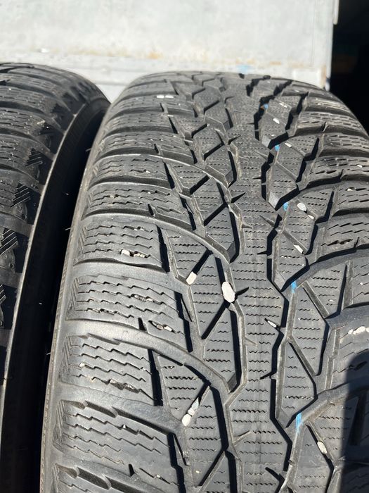 2 бр. зимни гуми 215/60/16 Nokian 6+ mm DOT 3218