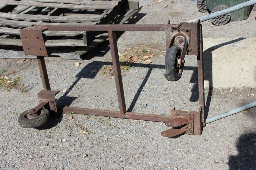 Тележка железная советская