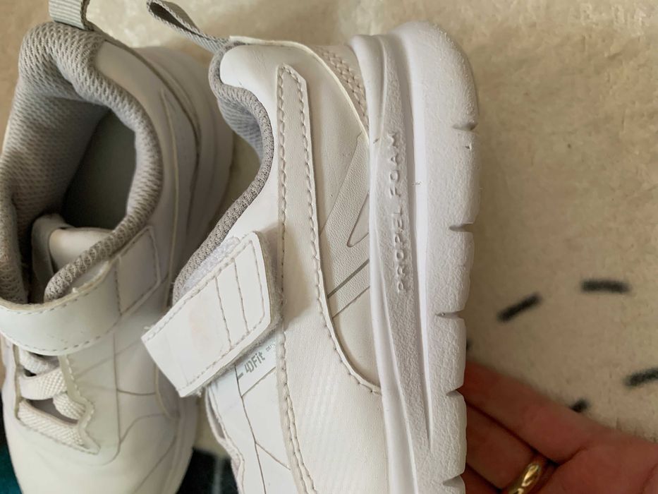 Бели детски маратонки Puma