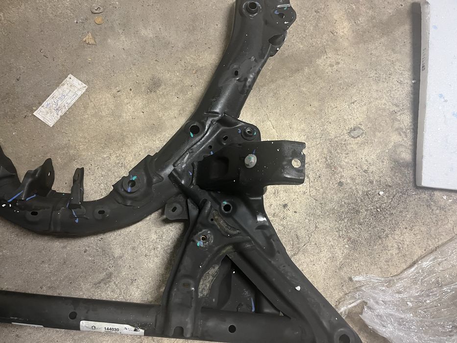 Тесла 3/Y преден мост