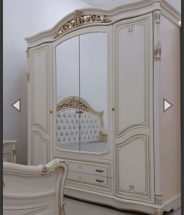 Спальный гарнитур