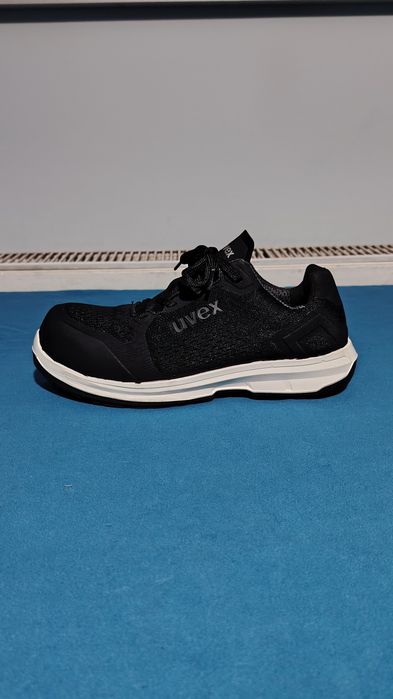 UVEX 1 Sport S1 ESD  adidași cu protecție în vârf, mărimea 38, interior 24,5 cm.