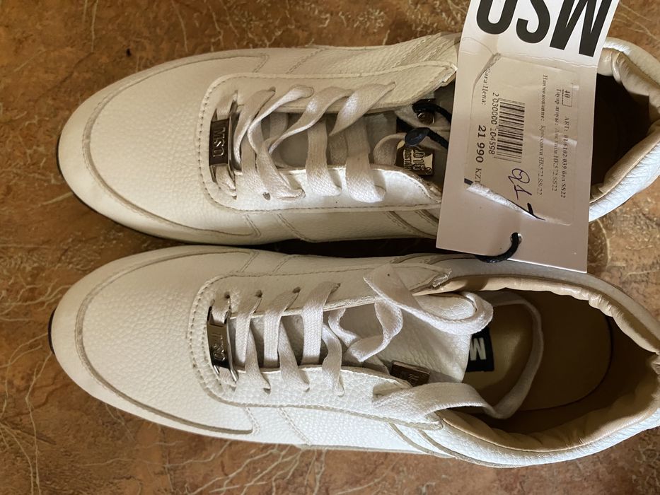 Продам кроссовки MSQ новые