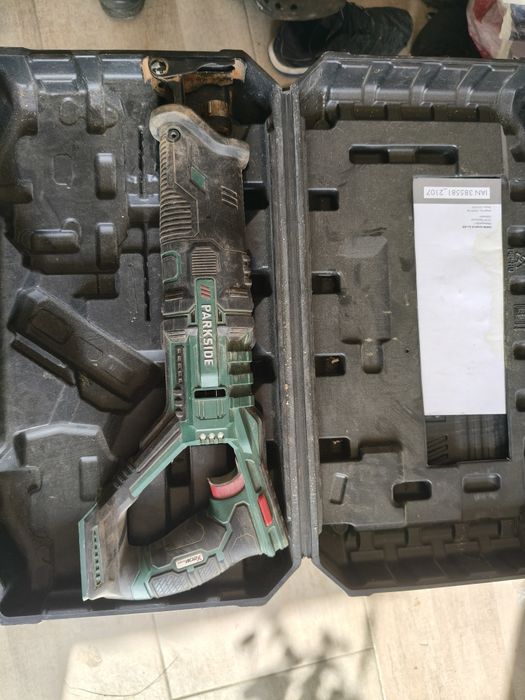 Fierăstrău sabie pe acumulator  parkside