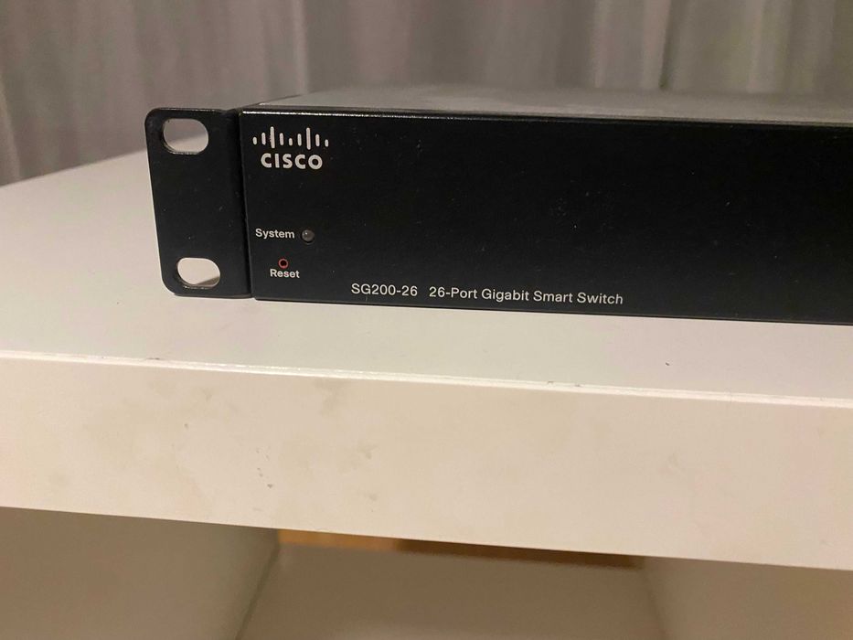 CISCO SG200 26- Гигабитов управляем суич