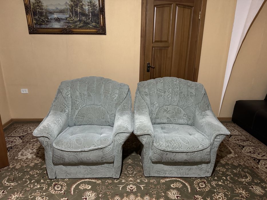 Продам два кресло