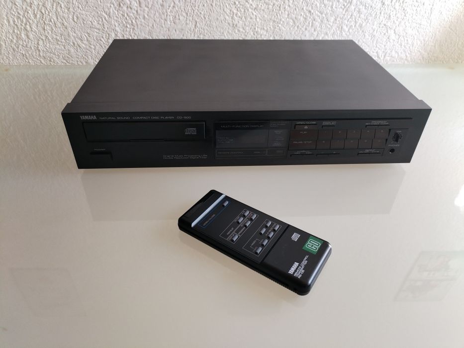 Vând un CD-player Legendar, Yamaha CD-500 din celebra serie Natural Sound