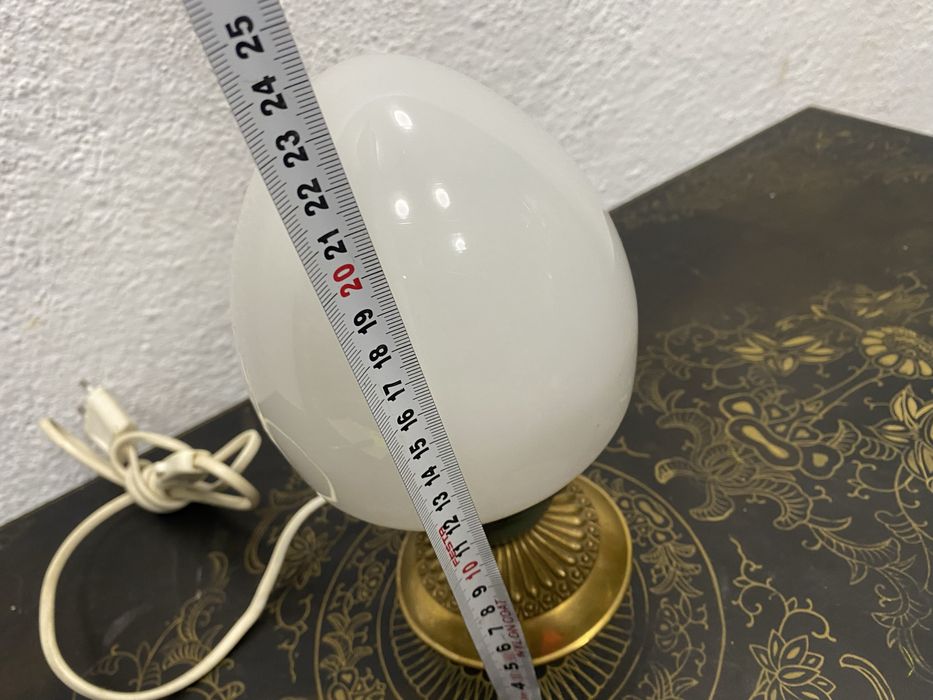 Италианска бастолна лампа с млечно бяло стъкло