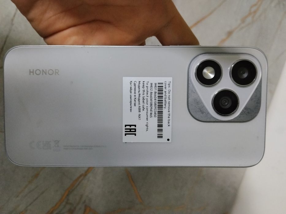 Honor 400 lite telefoni sotladi