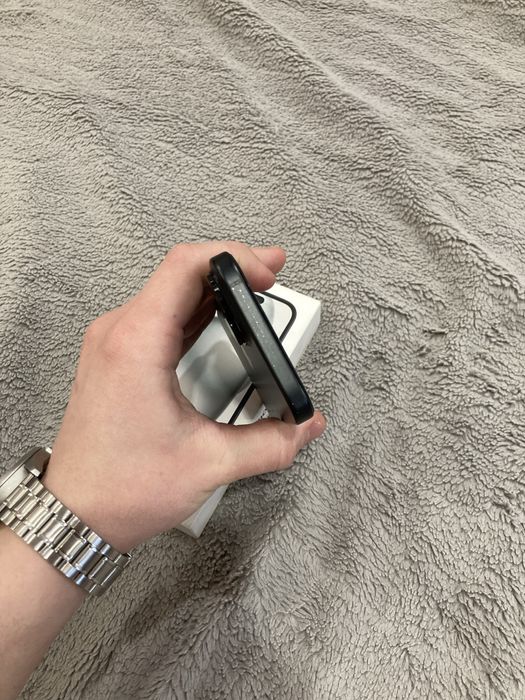 Аифон 15 в идеальном состоянии