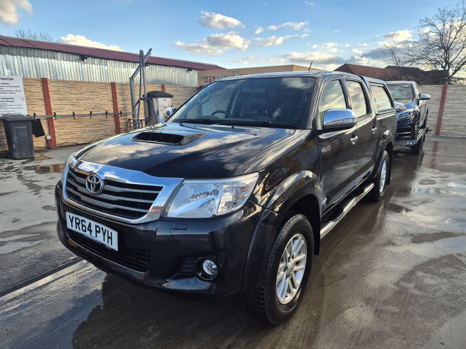 Toyota Hilux 3.0 Invincible Manuala 2015 volan dreapta