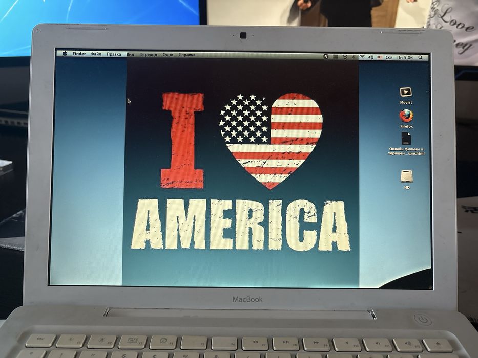 MacBook a1181 2 штуки